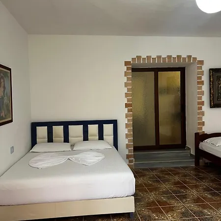 Πανσιόν Vila,Apartaments Luani