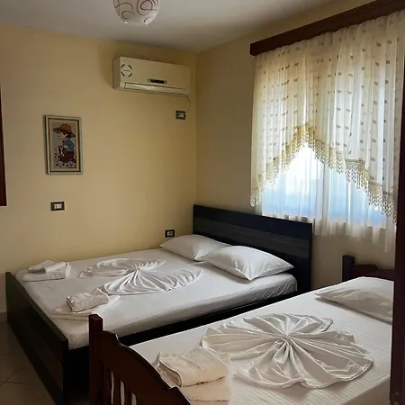 Vila,Apartaments Luani *