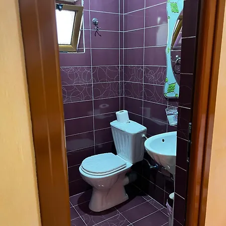 Vila,Apartaments Luani Πανσιόν Εξαμίλιο