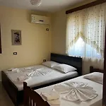 Vila,apartaments Luani *