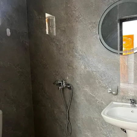 Pensjonat Vila,apartaments Luani Ksamil