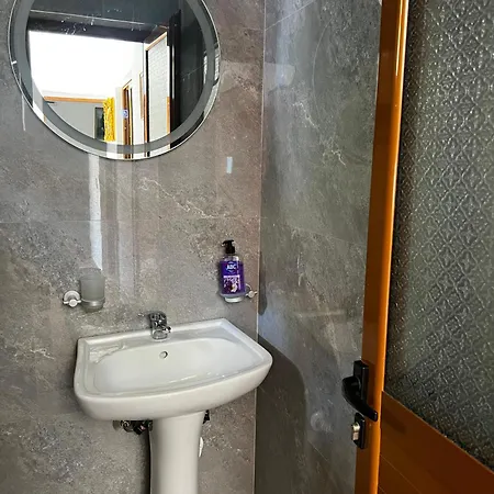 Vila,Apartaments Luani *