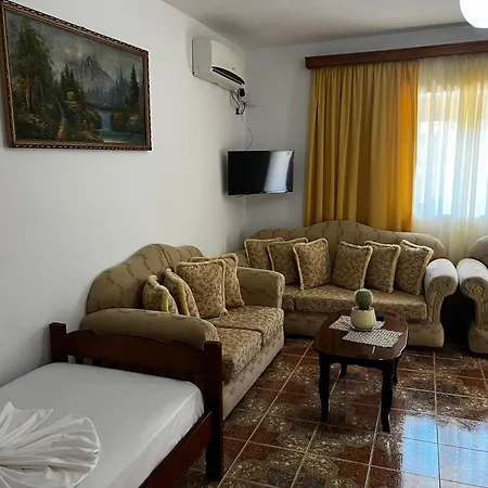Vila,apartaments Luani Pensjonat *